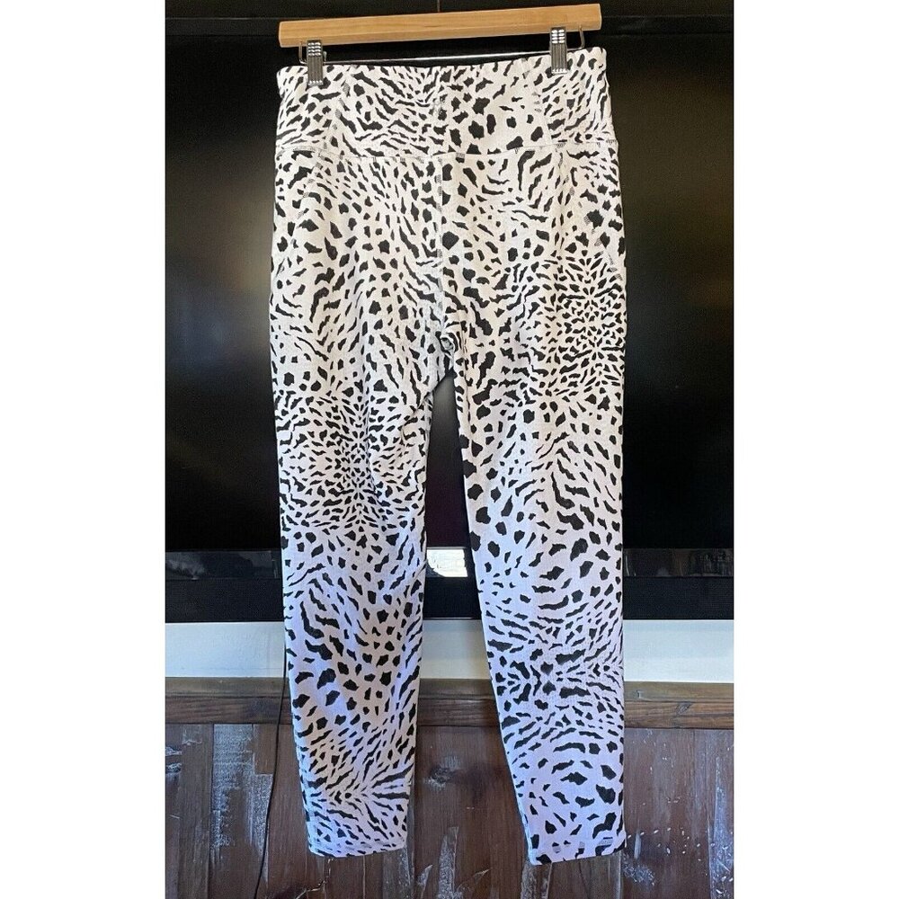 Betsey Johnson Performance Workout Black White Leggings Tiger Print Capri Large - Picture 2 of 5